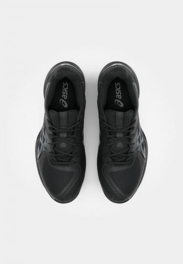 Теннисные кроссовки