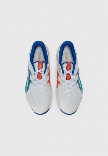 Кроссовки для зала