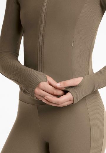 Спортивная куртка