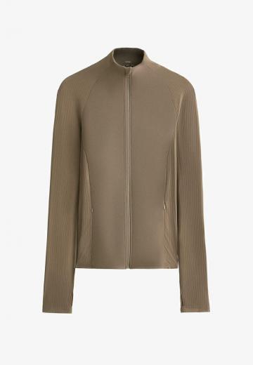 Спортивная куртка