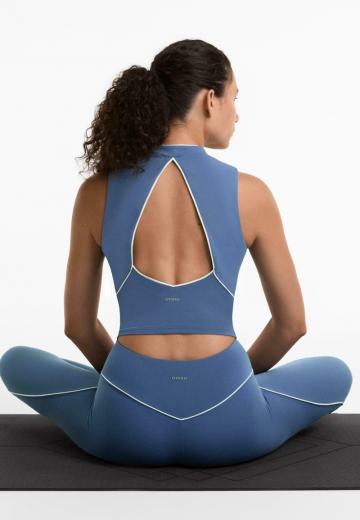 Спортивный топ