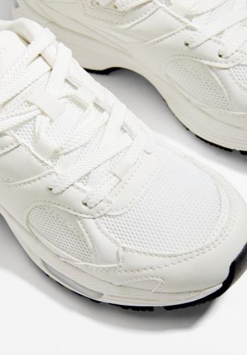 Тренировочные кроссовки