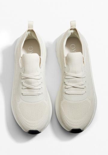 Беговые кроссовки