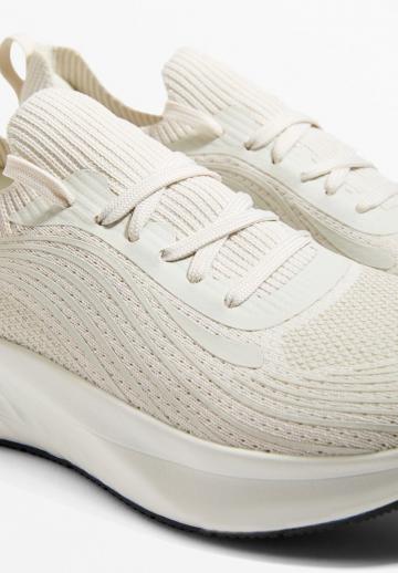 Беговые кроссовки