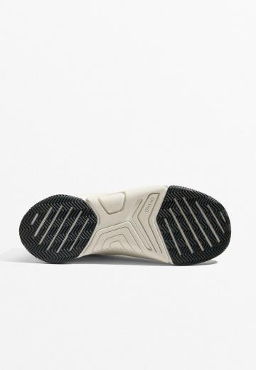 Тренировочные кроссовки