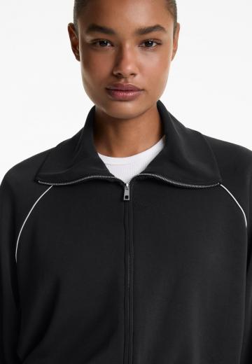 Спортивная толстовка