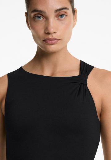 Спортивный топ