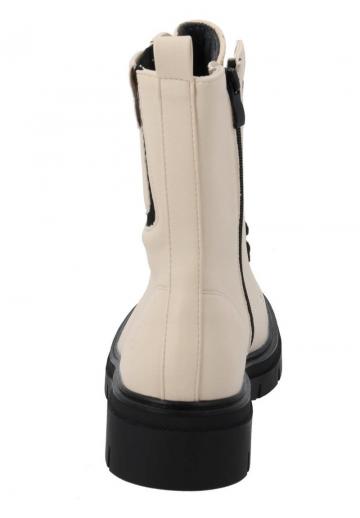 Ботинки на шнуровке