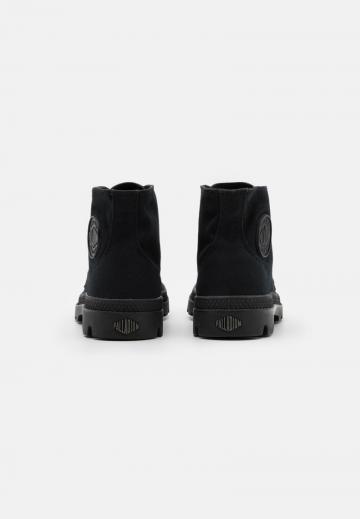 Ботинки на шнуровке