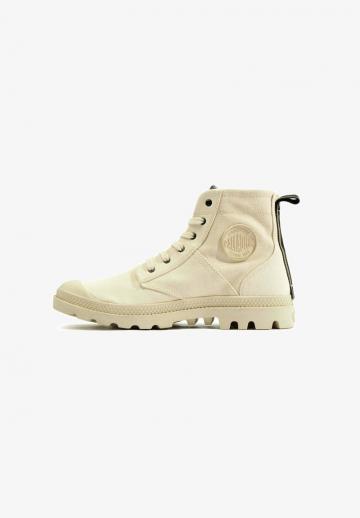 Ботинки на шнуровке