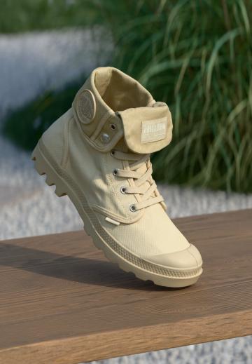 Ботинки на шнуровке