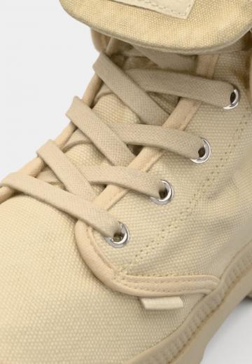 Ботинки на шнуровке