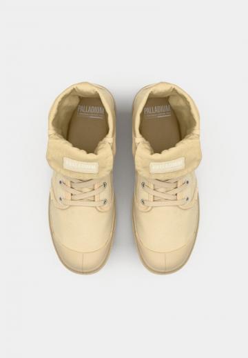 Ботинки на шнуровке