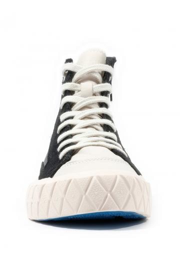 Ботинки на шнуровке