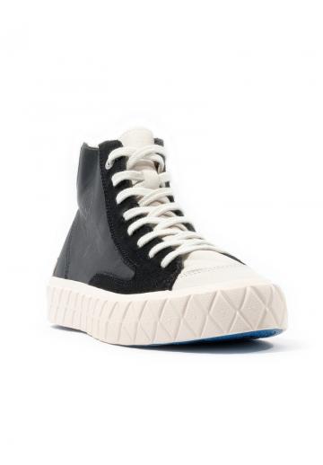 Ботинки на шнуровке