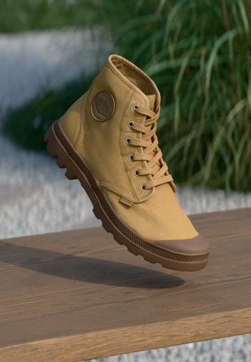 Ботинки на шнуровке