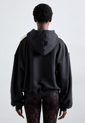 Пуловер с капюшоном