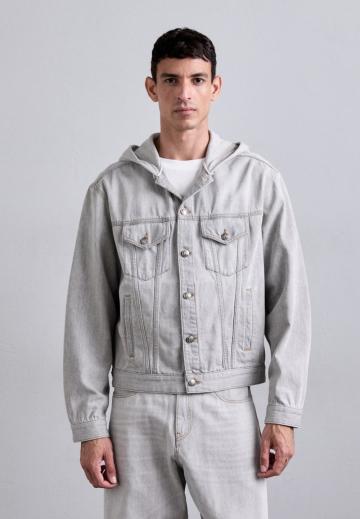 Джинсовая куртка