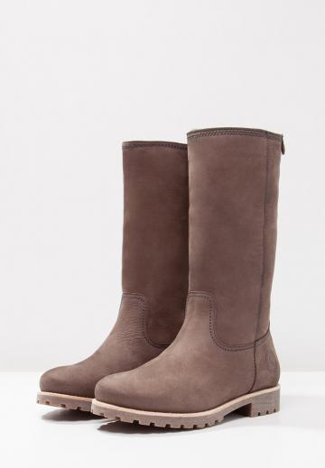 Зимние ботинки