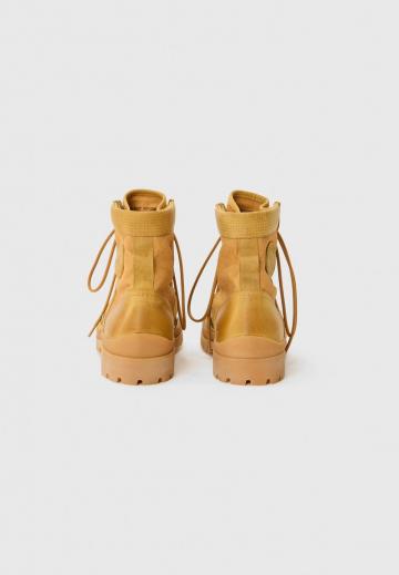 Ботинки на шнуровке