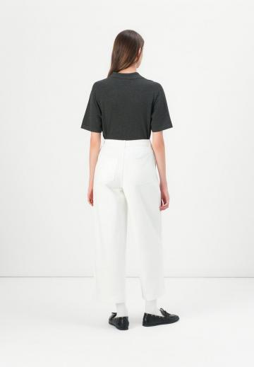 Короткие джинсы