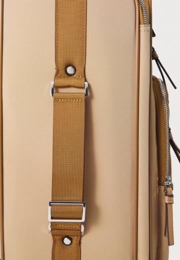 Чемодан на колесах