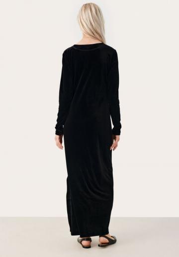 Вязаное платье