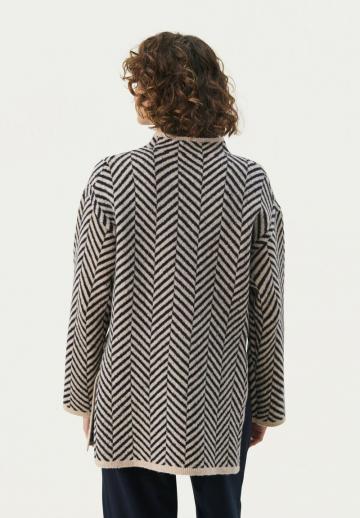 Длинный пуловер