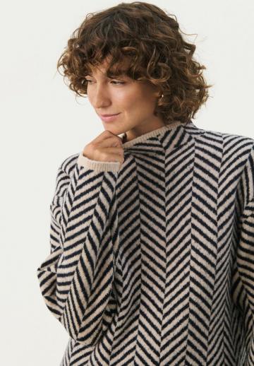 Длинный пуловер