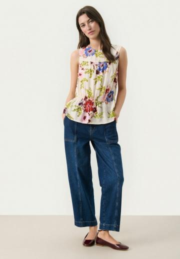 Блузка без рукавов