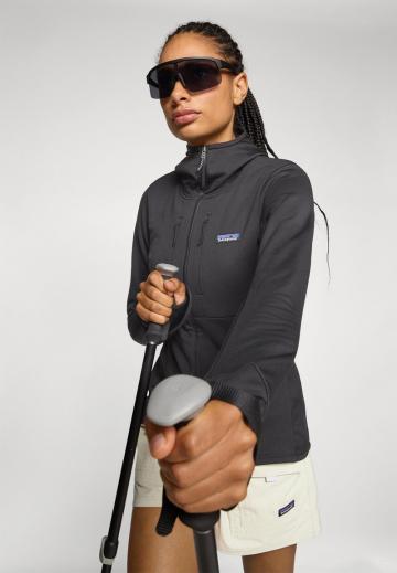 Спортивная толстовка