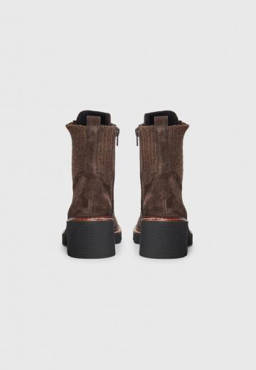 Ботинки на шнуровке
