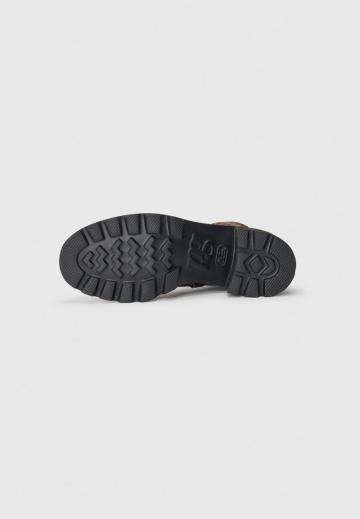 Ботинки на шнуровке