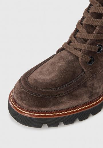 Ботинки на шнуровке
