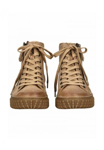 Ботинки на шнуровке