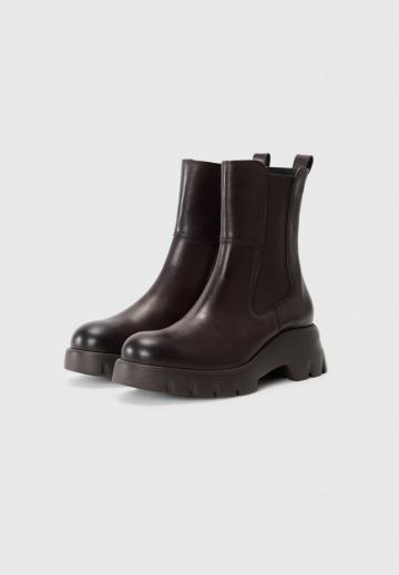 Полусапожки на платформе