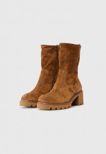 Полусапожки на платформе