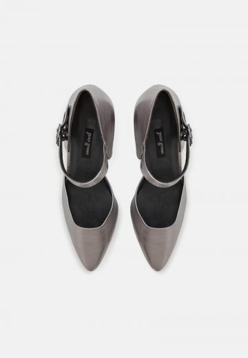 Туфли с ремешком