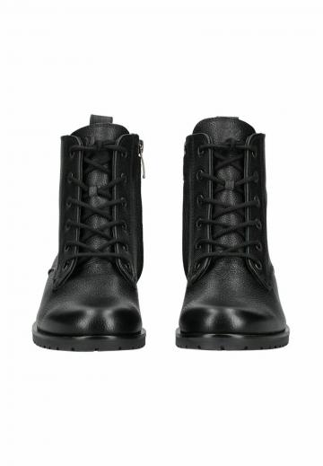 Ботинки на шнуровке