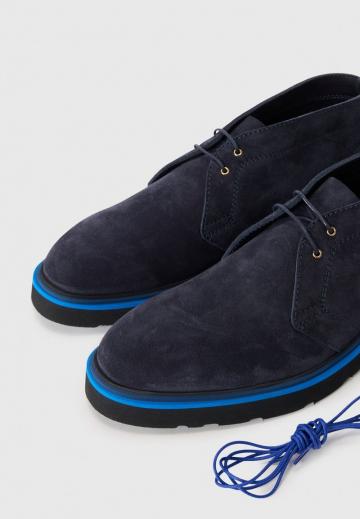 Ботинки на шнуровке