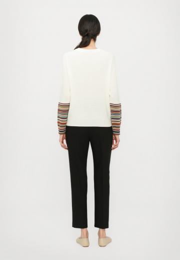 Пуловер в полоску