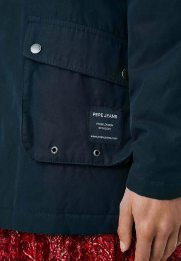 Куртка с накладнымит карманами