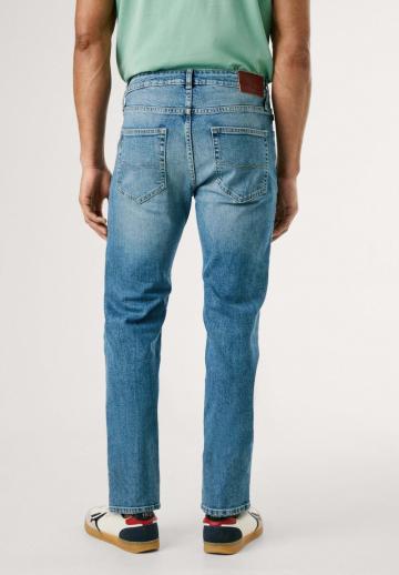 Прямые джинсы
