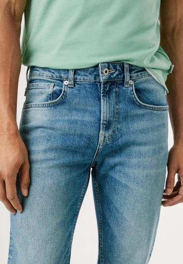 Прямые джинсы