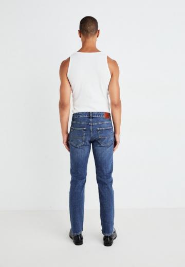 Прямые джинсы