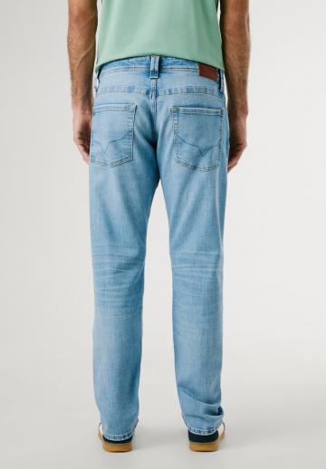 Прямые джинсы