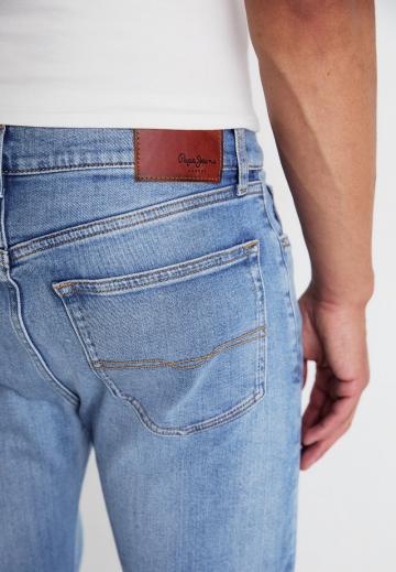 Узкие джинсы