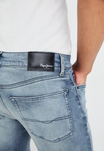 Узкие джинсы