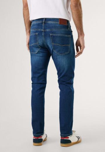 Узкие джинсы