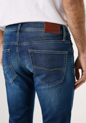 Узкие джинсы